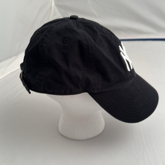 47 brand adjustable back MLB Yankee hat - Picture 2 of 6